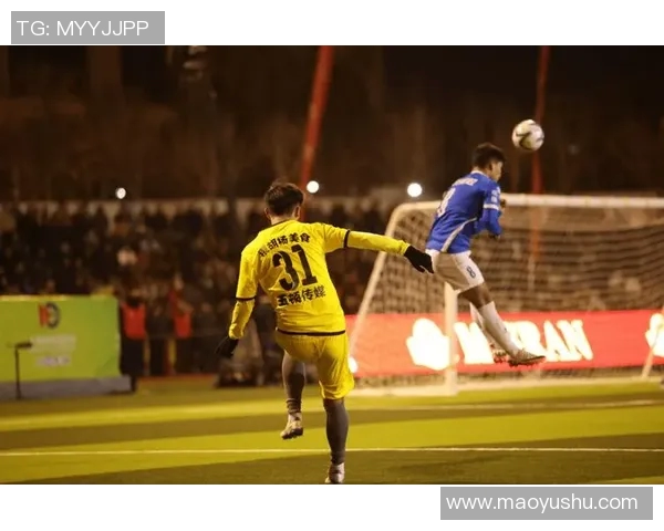 足球明星华丽进场瞬间的精彩动作描写与感人场景展现