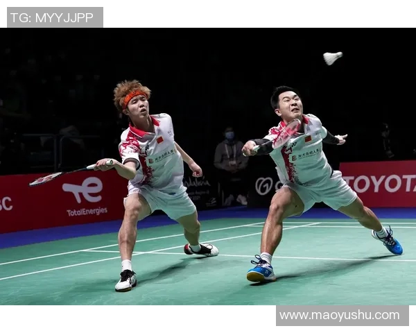 重庆羽毛球队在世锦赛中的团队协作表现分析与启示